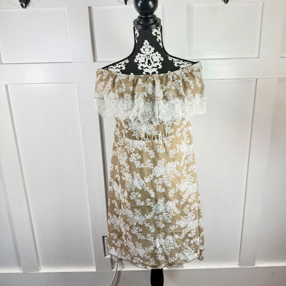 Studio Y Tan White Floral Lace Off The Shoulder High/Low Dress‎ Medium
